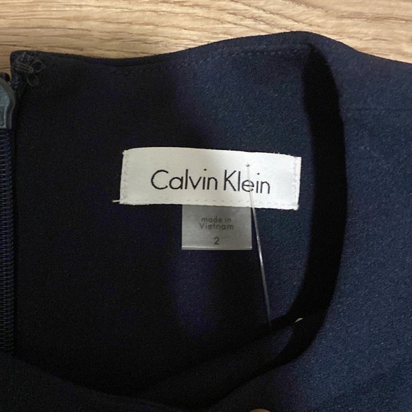 Calvin Klein fitted dress - Picture 3 of 3